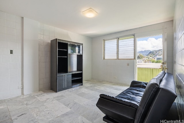 living room featuring a mountain view