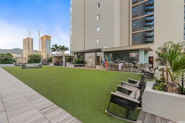 1388 Kapiolani Blvd Unit 3309, Honolulu, HI 96814 - view of community featuring a yard