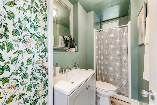 2127 California Ave Unit B, Wahiawa, HI 96786 - full bath featuring toilet, vanity, and curtained shower