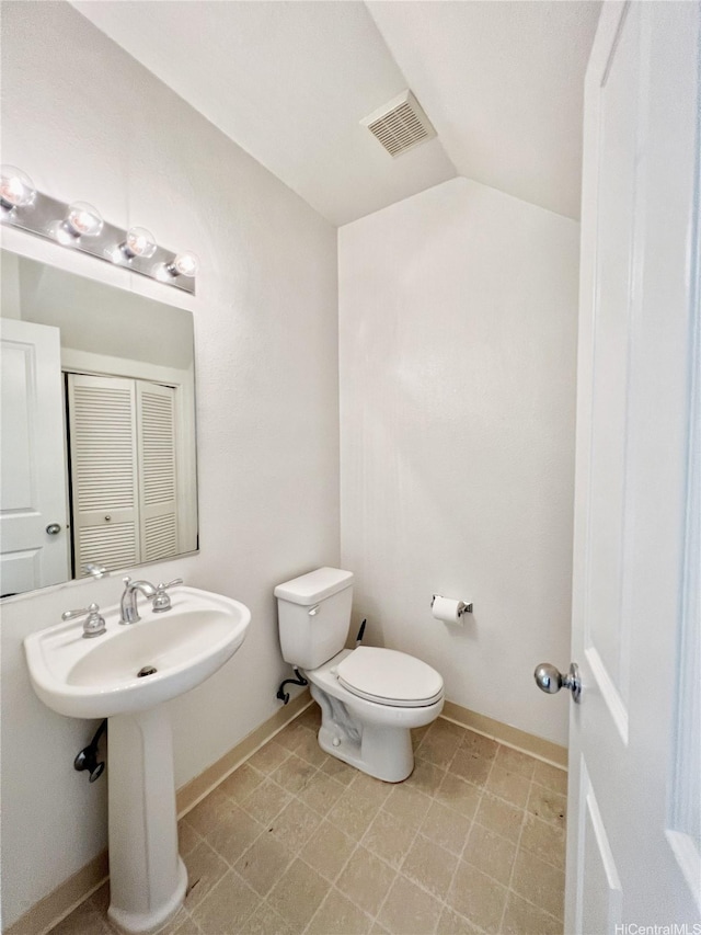 91-1051 Keoneula Blvd Unit E3, Ewa Beach, HI 96706 - bathroom featuring toilet and lofted ceiling