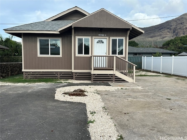 view of front of property featuring a mountain view