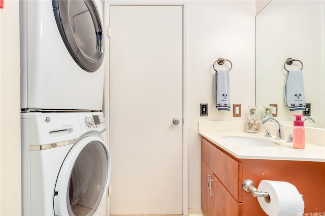91-940 Puahala St Unit 39T, Ewa Beach, HI 96706 - bathroom featuring vanity and stacked washer / dryer