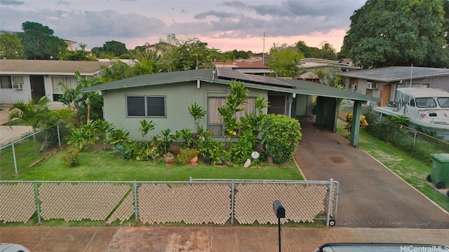 view of front facade with a yard