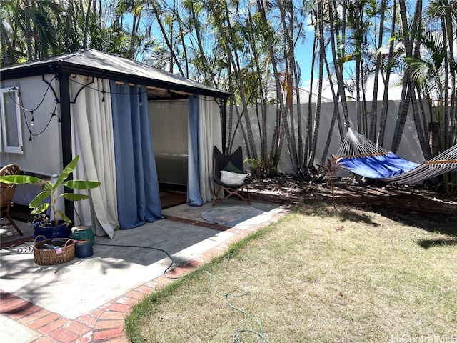 view of yard with a patio area