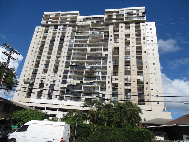 2916 Date St Unit 18B, Honolulu, HI 96816 - view of apartment building / complex