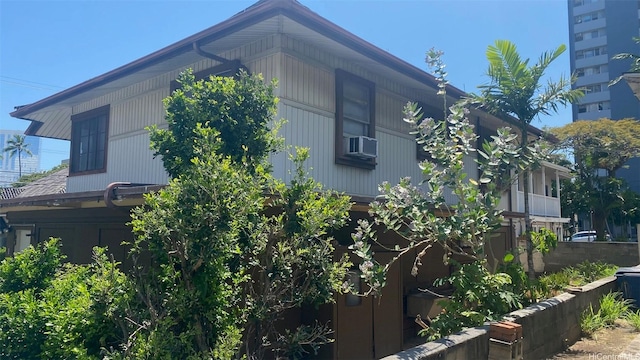 914 Kinau St, Honolulu, HI 96814 - view of side of home