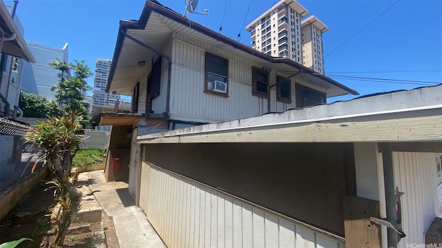 914 Kinau St, Honolulu, HI 96814 - view of home's exterior with fence