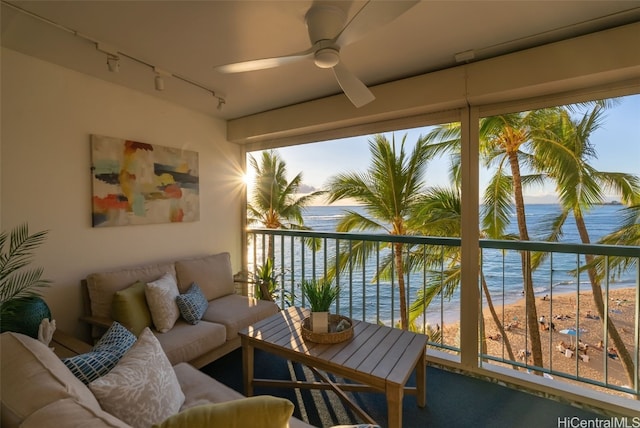 Listing photo 3 for 2877 Kalakaua Ave Unit 307, Honolulu HI 96815