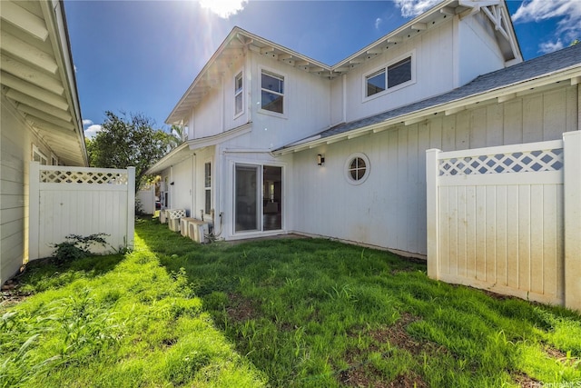 91-1019 Hiluhilu St, Kapolei, HI 96707 - rear view of house with roof with shingles