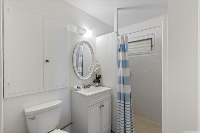 2326 Sonoma St, Honolulu, HI 96822 - full bath featuring tiled shower, vanity, and toilet