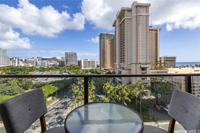 Listing photo 3 for 1860 Ala Moana Blvd Unit 1208, Honolulu HI 96815