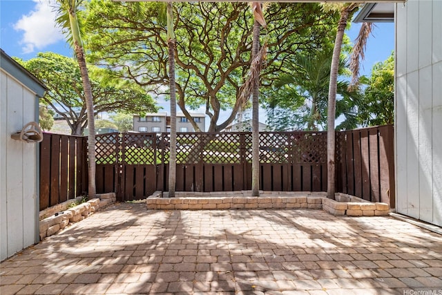 92-988 Panana St Unit 1, Kapolei, HI 96707 - fenced backyard with a patio area