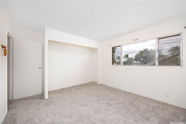 4280 Salt Lake Blvd Unit H11, Honolulu, HI 96818 - unfurnished bedroom featuring carpet and a closet