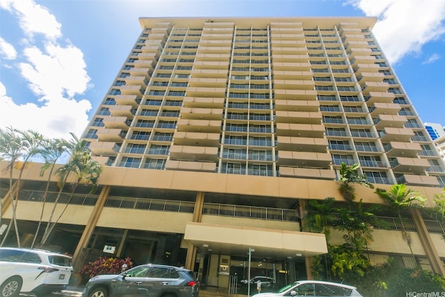 1561 Kanunu St Unit 1205, Honolulu, HI 96814 - view of apartment building / complex