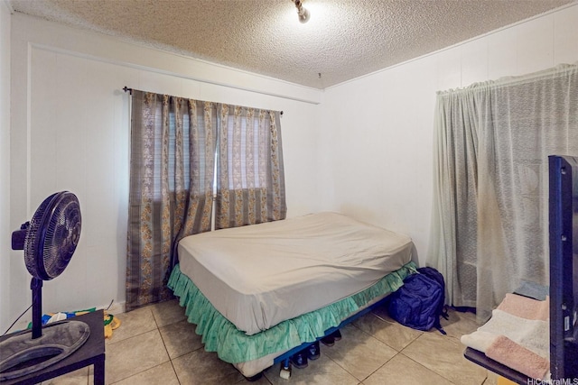 92-746 Palailai St, Kapolei, HI 96707 - tiled bedroom with a textured ceiling