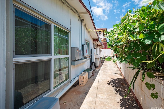 92-746 Palailai St, Kapolei, HI 96707 - view of side of home