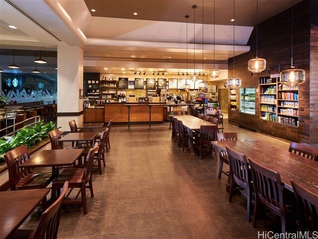 410 Atkinson Dr Unit 932, Honolulu, HI 96814 - dining space with a raised ceiling