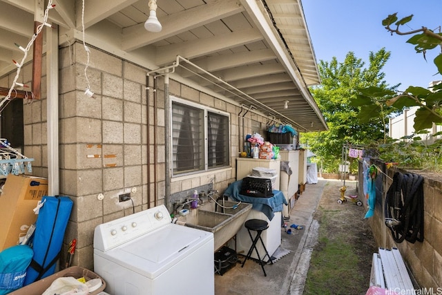 exterior space featuring washer / clothes dryer