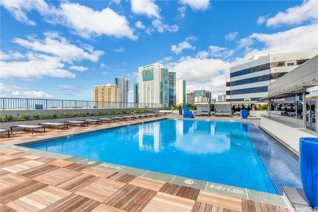 view of pool featuring outdoor lounge area