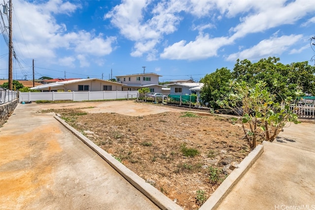 Listing photo 3 for 733 Luakaha St Unit A, Honolulu HI 96816