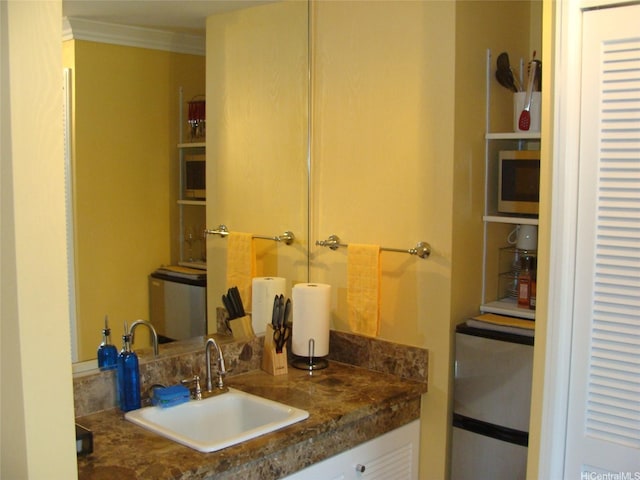 440 Olohana St Unit 1804, Honolulu, HI 96815 - bathroom featuring vanity and crown molding