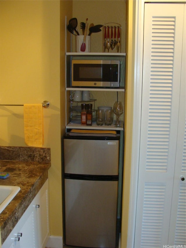 440 Olohana St Unit 1804, Honolulu, HI 96815 - bathroom with vanity