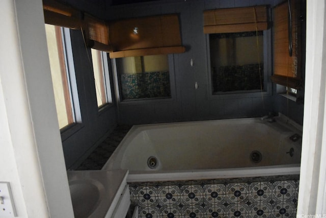 45-55 Lilipuna Rd Unit A, Kaneohe, HI 96744 - full bath with a jetted tub and vanity