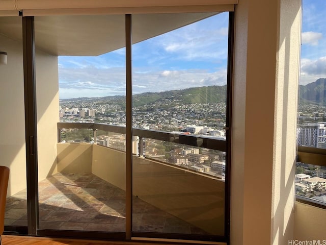 2499 Kapiolani Blvd Unit 3001, Honolulu, HI 96826 - doorway to outside with a city view and a mountain view