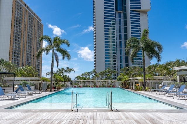 view of swimming pool