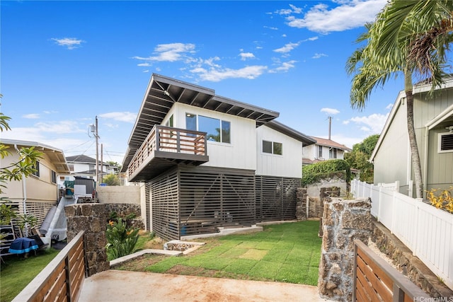 1849 Vancouver Pl, Honolulu, HI 96822 - rear view of property with a fenced backyard and a balcony