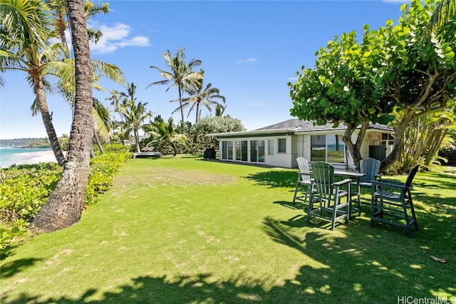 view of yard featuring a water view