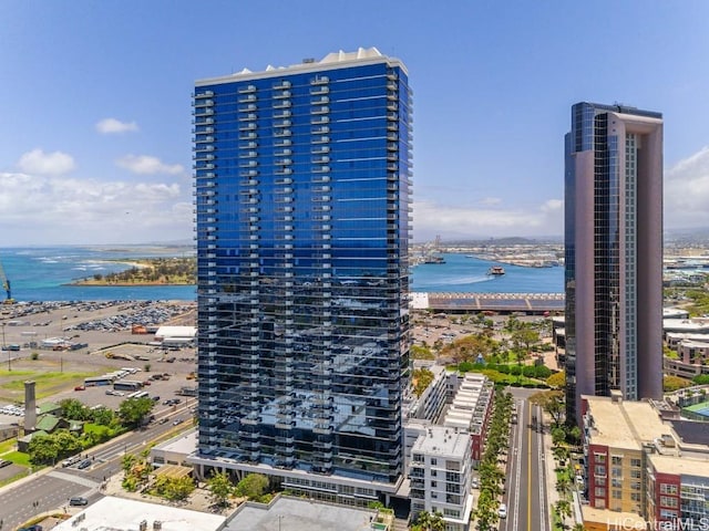 bird's eye view featuring a water view