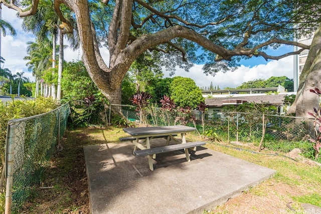 view of yard with a patio area