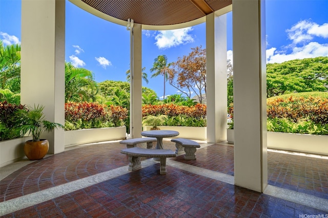 6770 Hawaii Kai Dr Unit 302, Honolulu, HI 96825 - view of patio / terrace