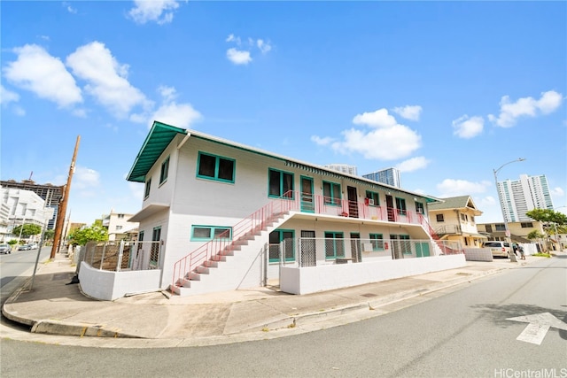 view of front facade