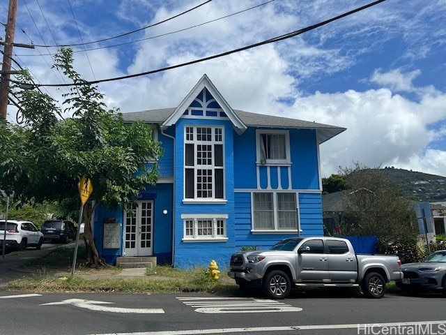 view of front facade