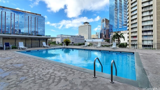 view of swimming pool