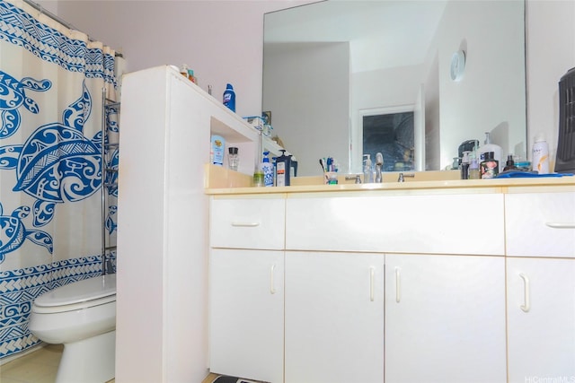94-1259 Lumikula St Unit 4U, Waipahu, HI 96797 - full bathroom with toilet, vanity, and curtained shower