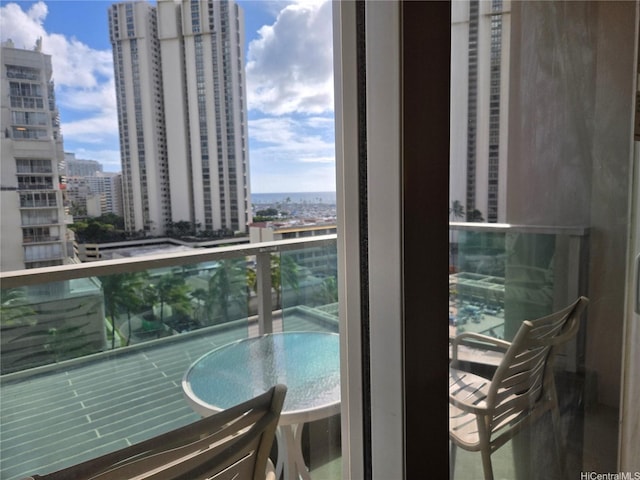 410 Atkinson Dr Unit 922, Honolulu, HI 96814 - balcony featuring a city view