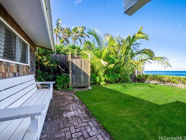 view of yard featuring a water view