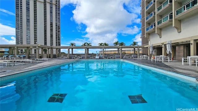 view of swimming pool