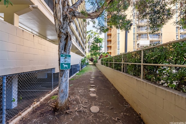1040 Kinau St Unit 704, Honolulu, HI 96814 - view of property exterior featuring fence
