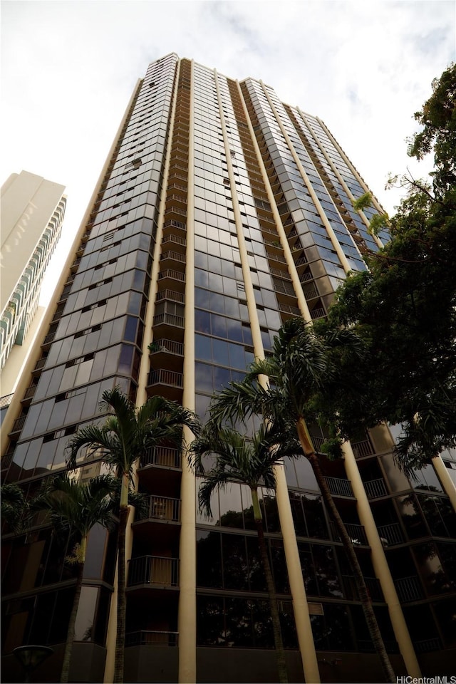 60 N Beretania St Unit 3105, Honolulu, HI 96817 - photo 2