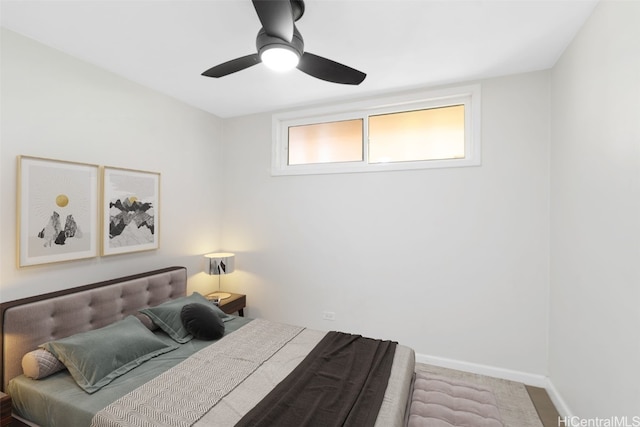 bedroom with ceiling fan