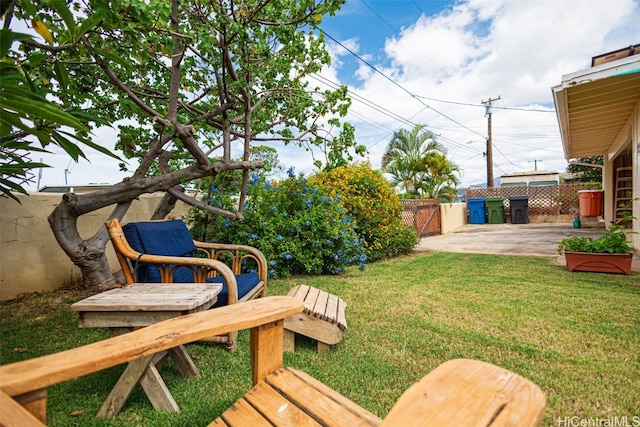 view of yard with a patio