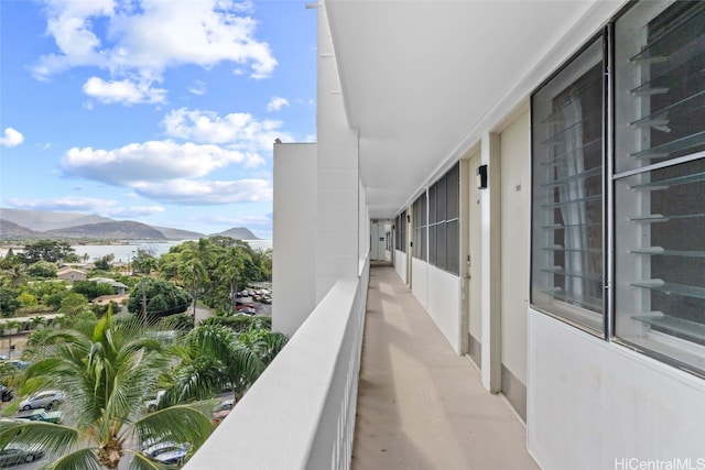 balcony featuring a mountain view