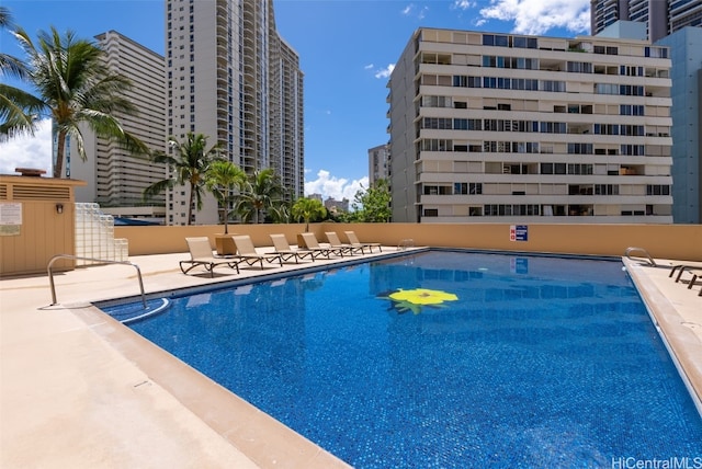 view of swimming pool