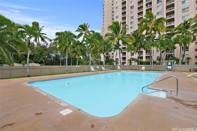 view of swimming pool