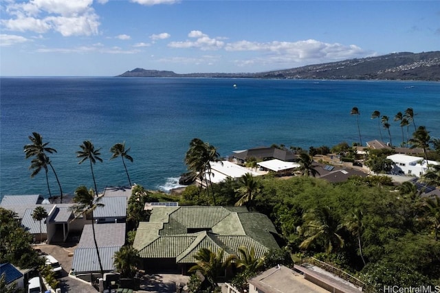 water view with a mountain view