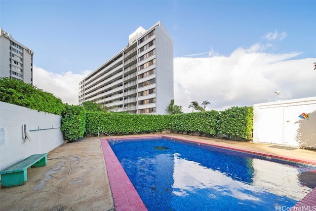 view of swimming pool